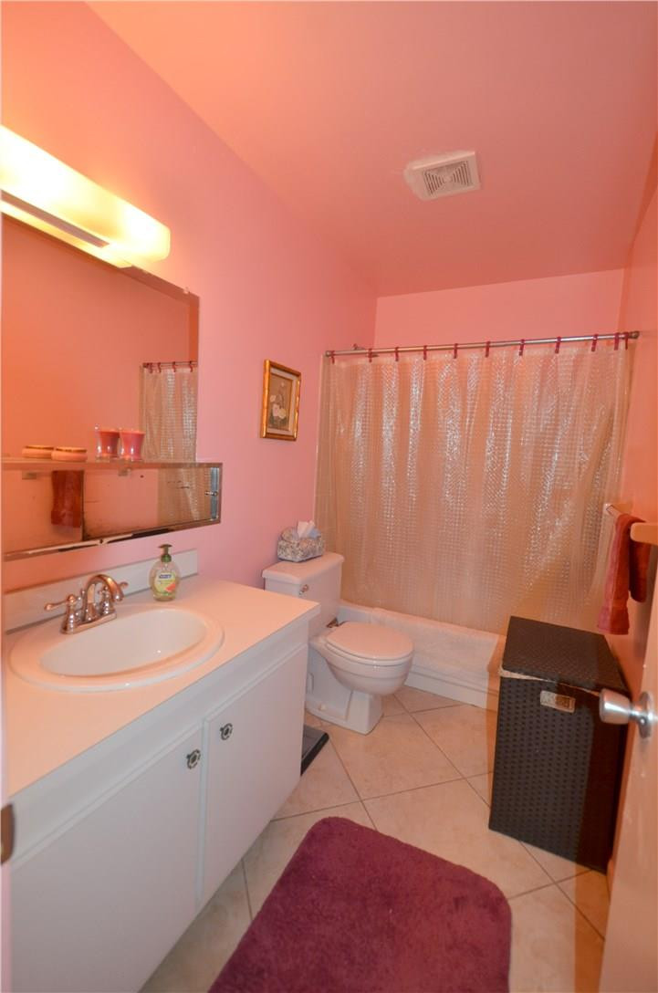 9255 Southampton Place Boca Raton, FL 33434 - Photo 16 of 30 2nd Bathroom