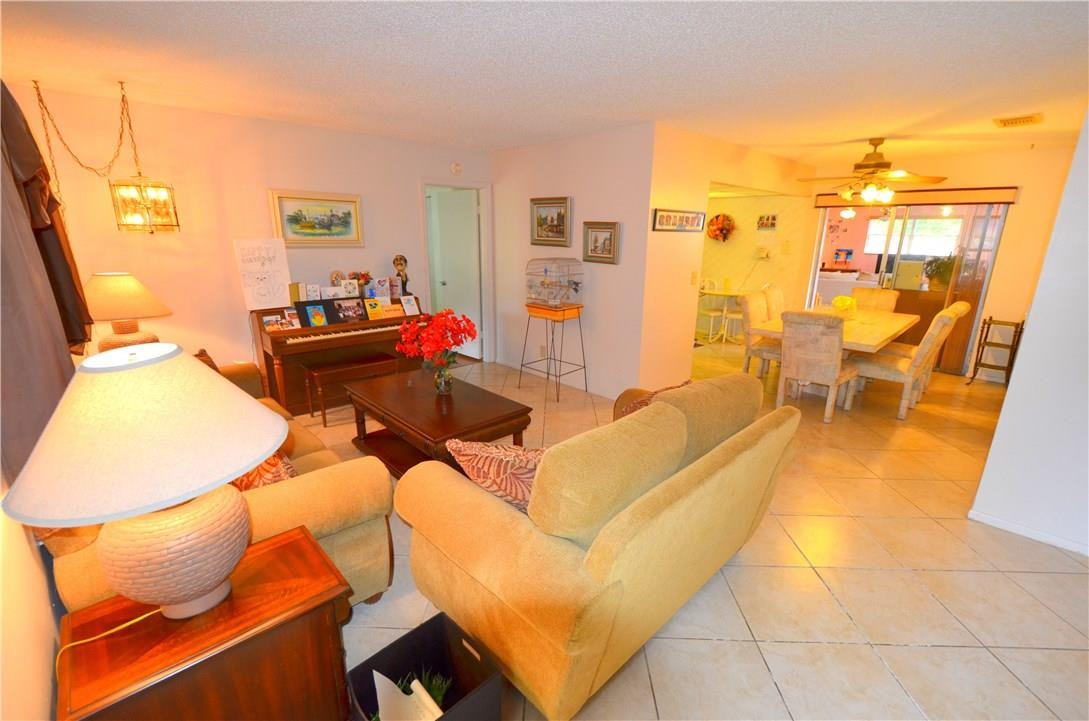 9255 Southampton Place Boca Raton, FL 33434 - Photo 6 of 30 Family Room