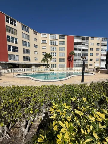 $1,400 | 1475 Northeast 125th Terrace, Unit 410B1, North Miami, FL 33161