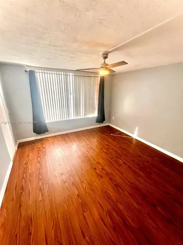 $1,400 | 1475 Northeast 125th Terrace, Unit 410B1, North Miami, FL 33161