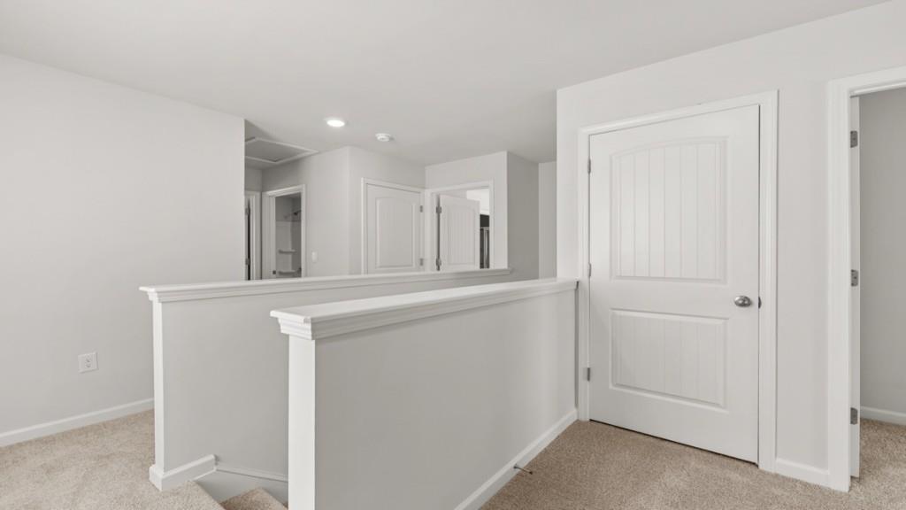 33 Rolling Mdw Trace Jasper, GA 30143 - Photo 28 of 38 a view of a hallway with closet area
