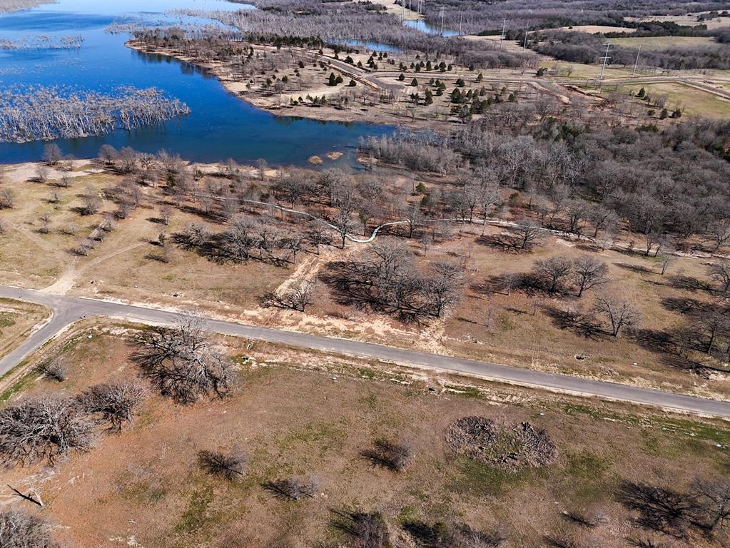 800 Waters Edge Way Bonham, TX 75418 - Photo 4 of 38
