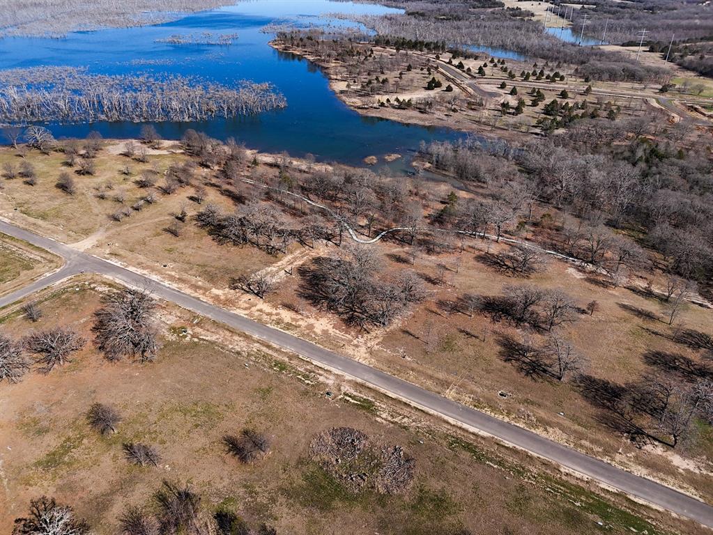 800 Waters Edge Way Bonham, TX 75418 - Photo 5 of 38