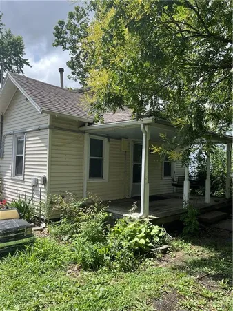 $144,000 | 202 Hunt Street, Wellsville, KS 66092