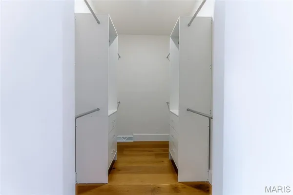 $945,000 | 11814 Claychester Drive, Des Peres, MO 63131