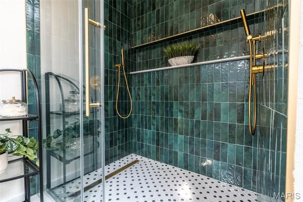 $945,000 | 11814 Claychester Drive, Des Peres, MO 63131