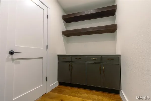 $945,000 | 11814 Claychester Drive, Des Peres, MO 63131