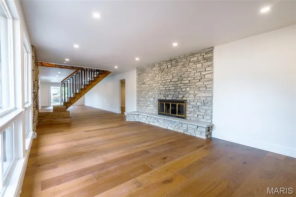 $945,000 | 11814 Claychester Drive, Des Peres, MO 63131