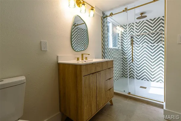 $945,000 | 11814 Claychester Drive, Des Peres, MO 63131