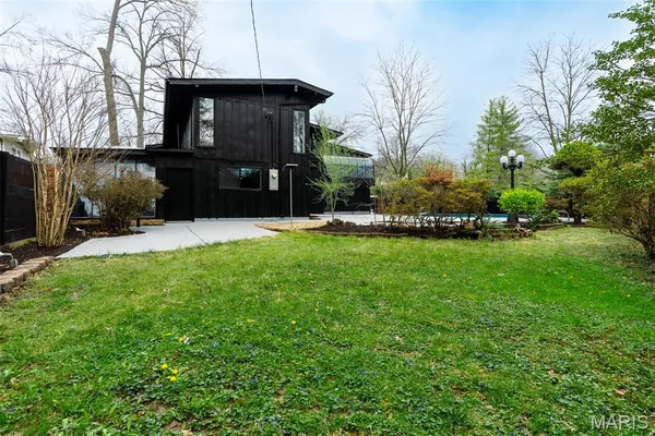 $945,000 | 11814 Claychester Drive, Des Peres, MO 63131