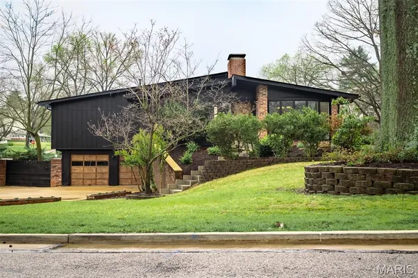 $945,000 | 11814 Claychester Drive, Des Peres, MO 63131