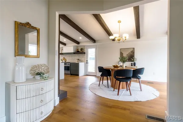 $945,000 | 11814 Claychester Drive, Des Peres, MO 63131