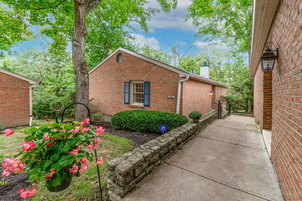 $295,000 | 1001 Shakertown Court, Montgomery, OH 45242