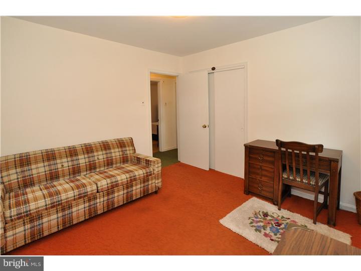 2060 Williamsburg Road Huntingdon Valley, PA 19006 - Photo 10 of 21 Bedroom 3