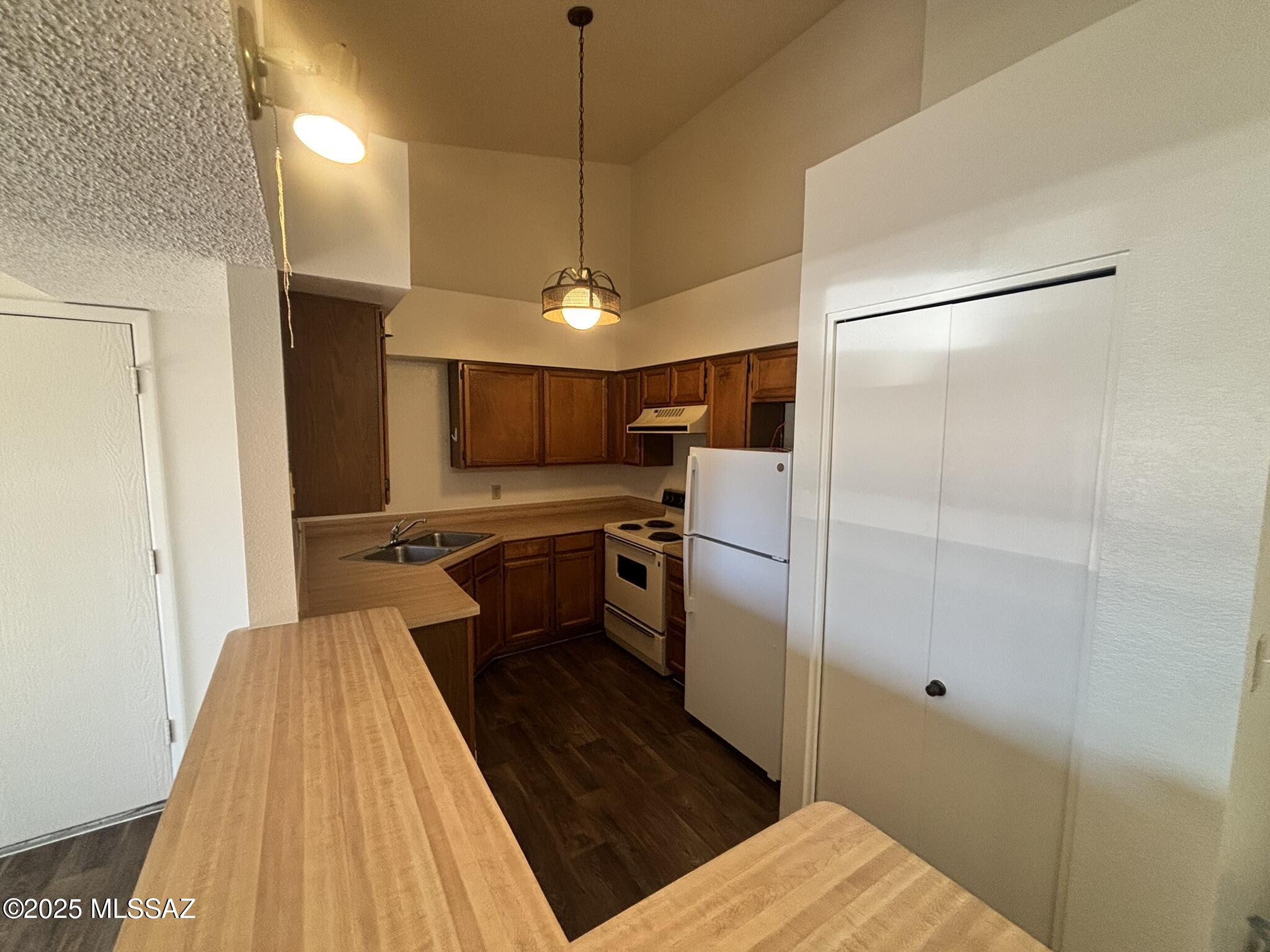 2172 North Pantano Road, Unit 218 Tucson, AZ 85715 - Photo 6 of 21 Gallery Image 6