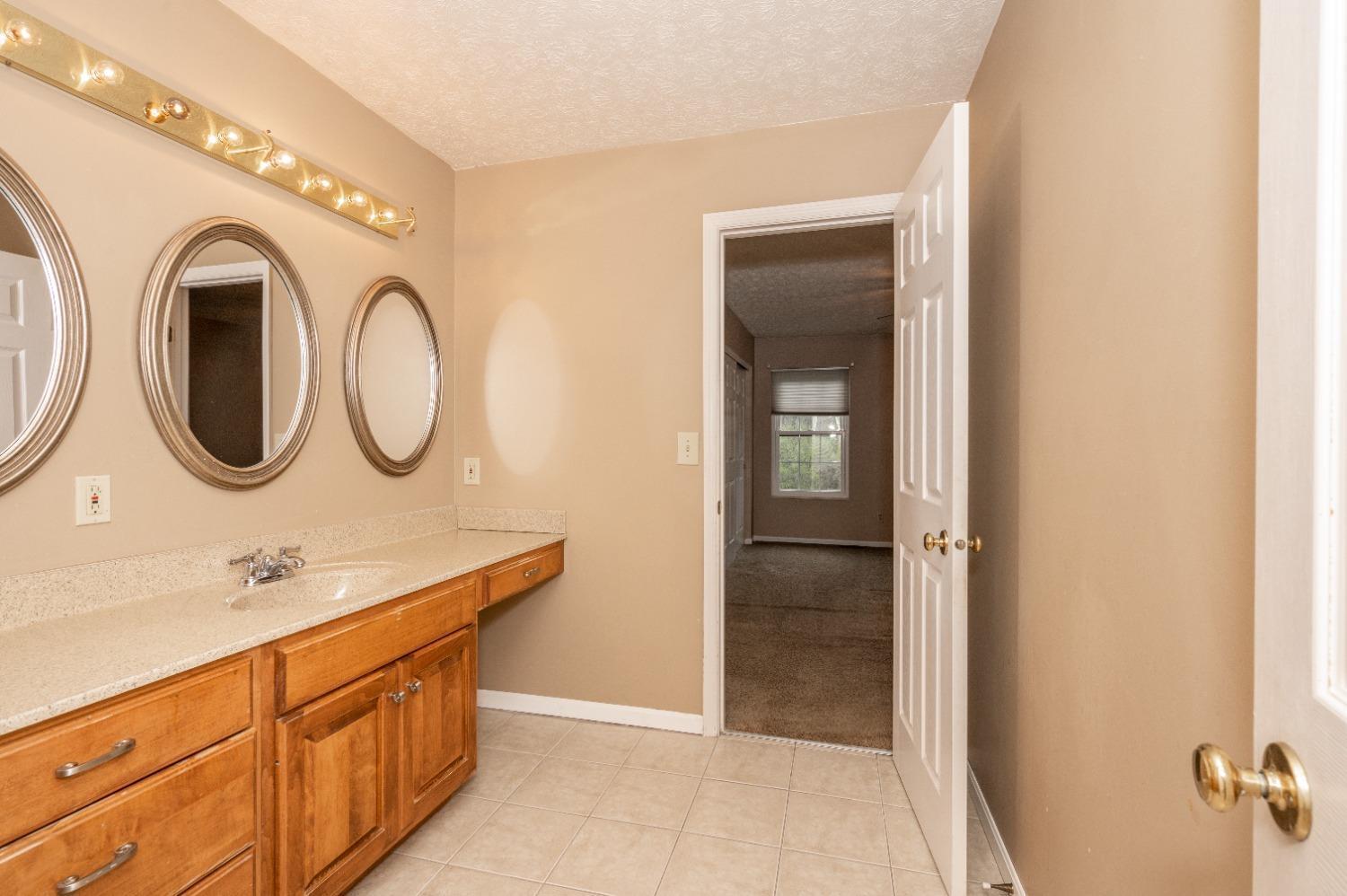 6292 Berauer Road Cincinnati, OH 45248 - Photo 25 of 48