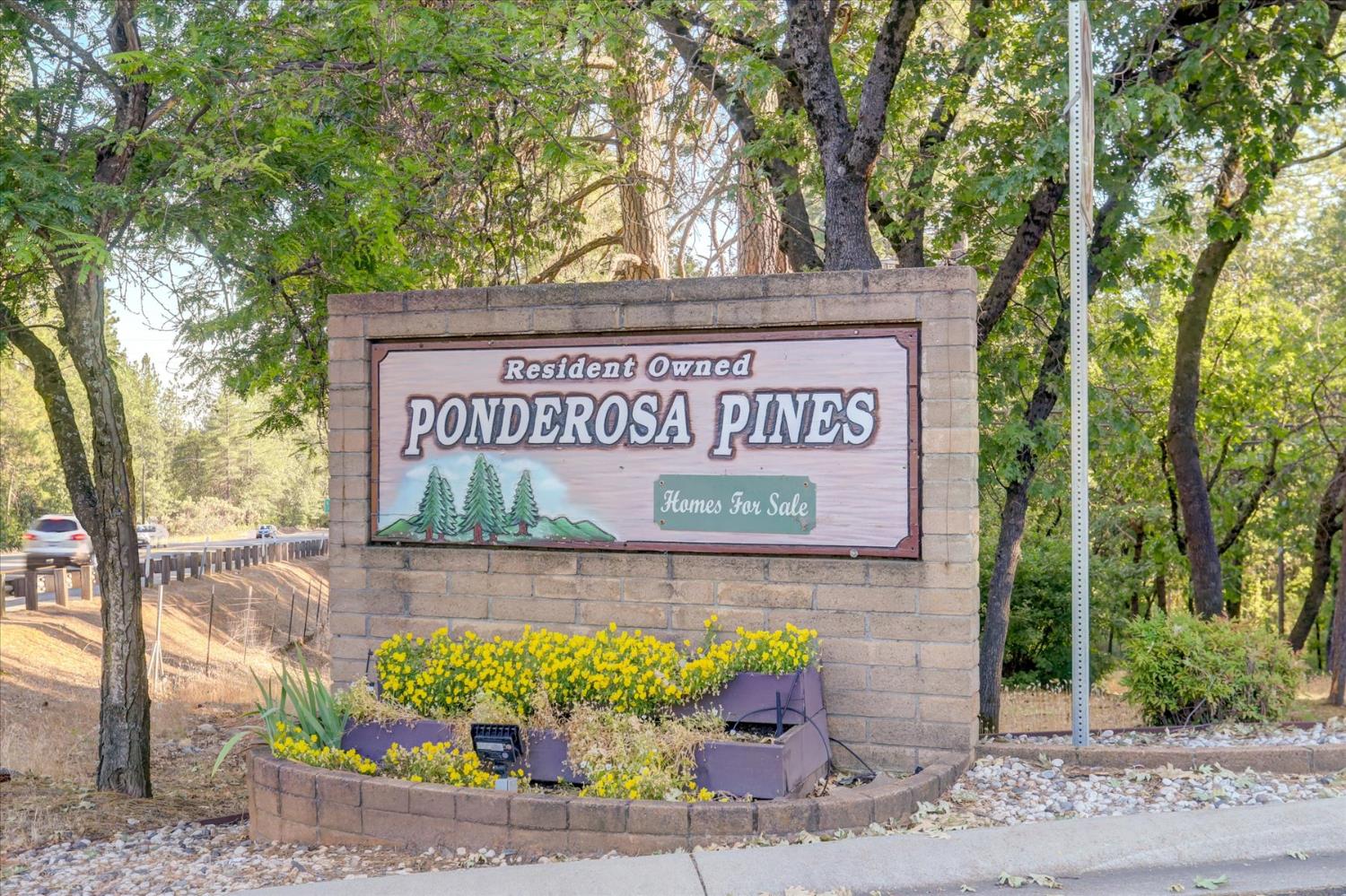 10046 Dalewood Way Grass Valley, CA 95949 - Photo 51 of 68 a view of a sign board