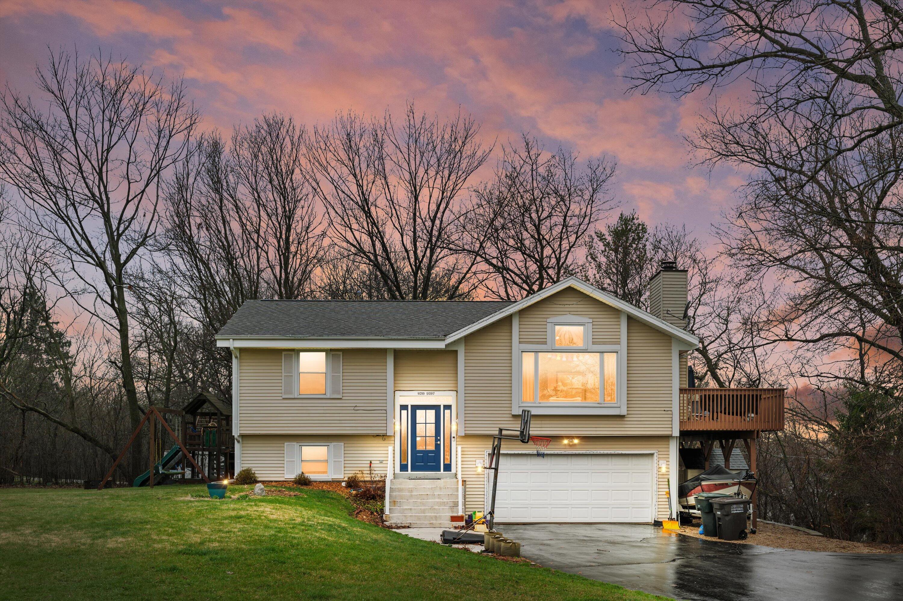 W299S10917 Valley Ridge Drive Mukwonago, WI 53149 - Photo 1 of 30 01-Z62_8213 dte