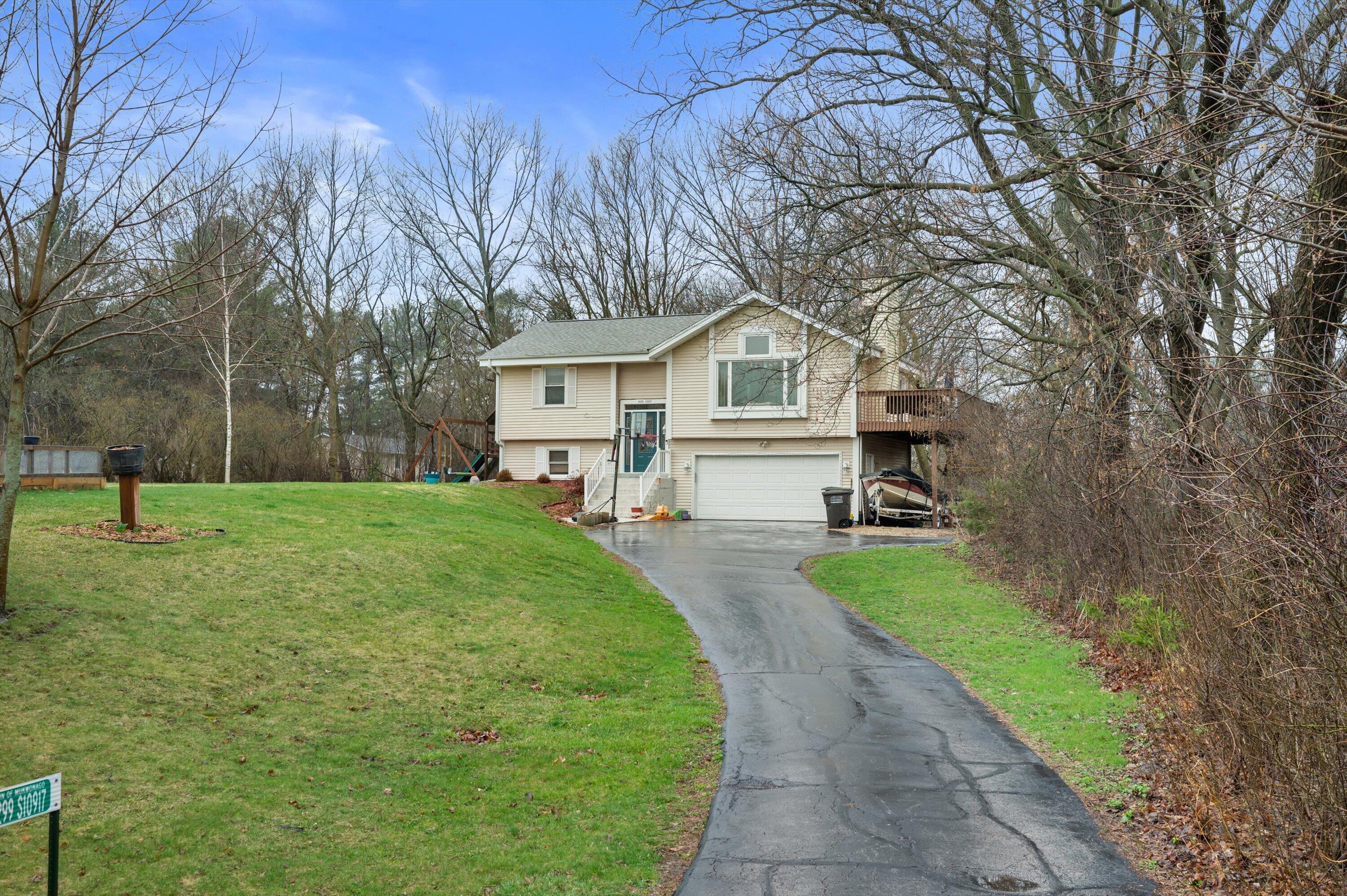W299S10917 Valley Ridge Drive Mukwonago, WI 53149 - Photo 2 of 30 02-Z62_8198