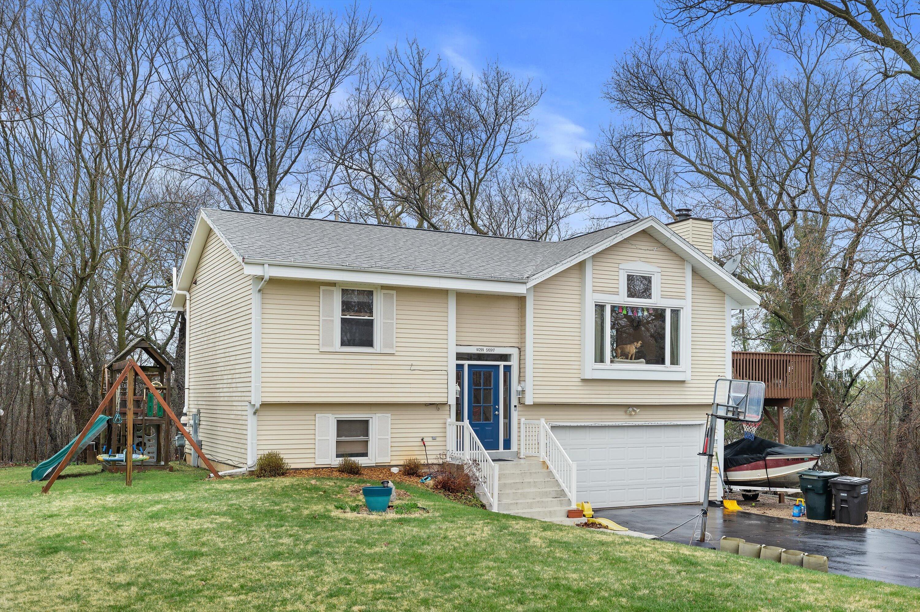 W299S10917 Valley Ridge Drive Mukwonago, WI 53149 - Photo 3 of 30 04-Z62_8218
