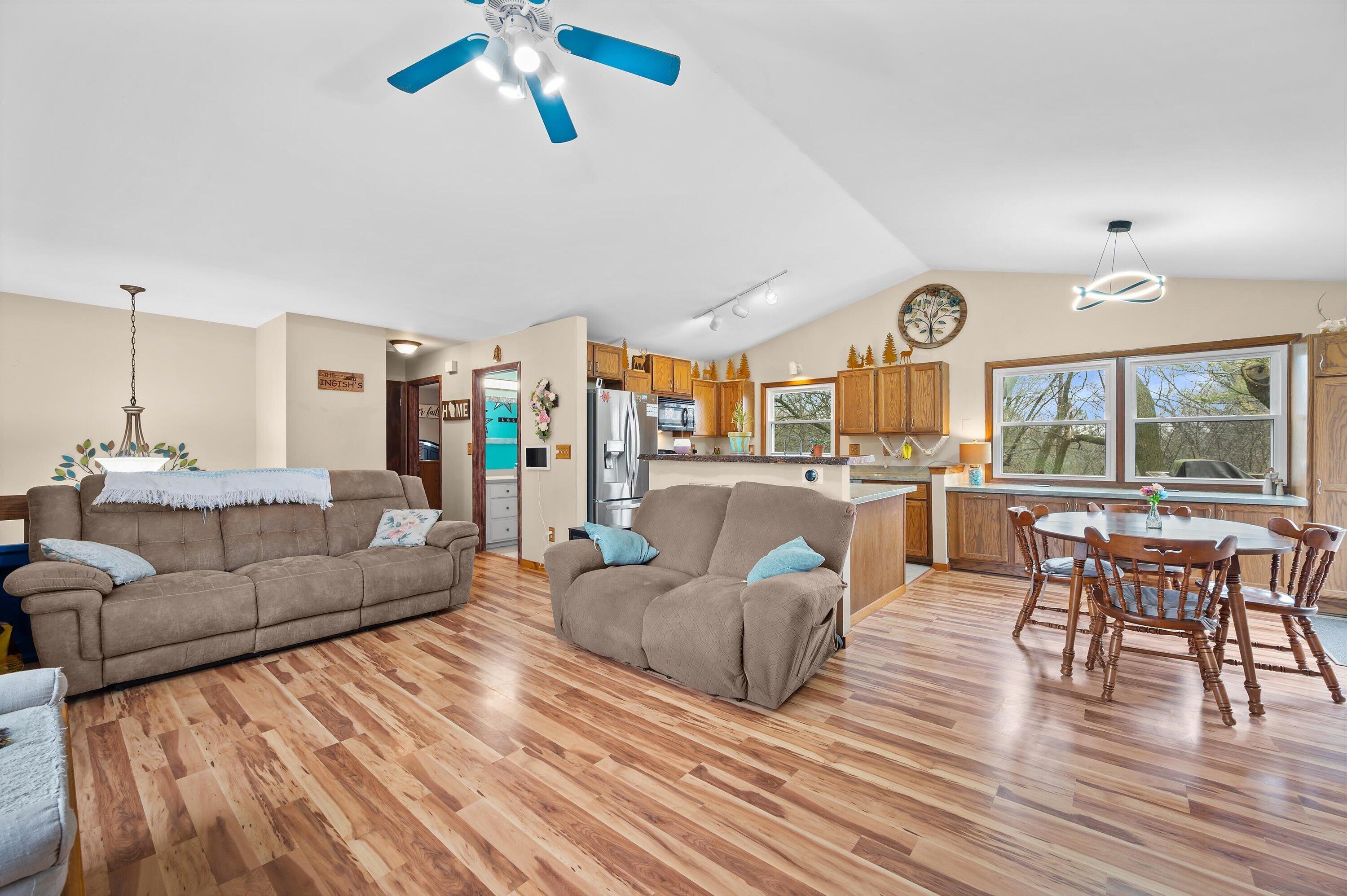 W299S10917 Valley Ridge Drive Mukwonago, WI 53149 - Photo 5 of 30 12-Z62_8289