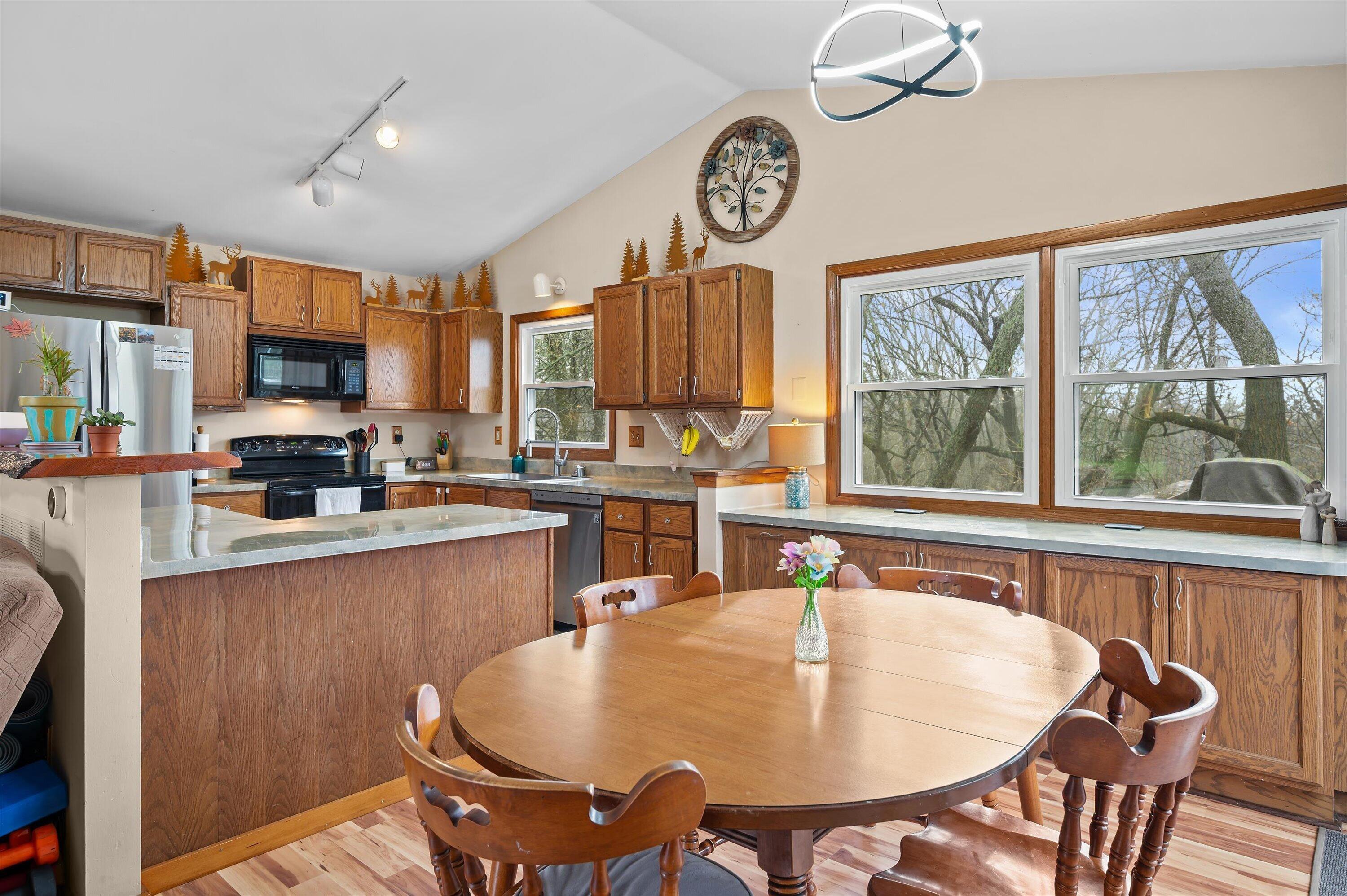 W299S10917 Valley Ridge Drive Mukwonago, WI 53149 - Photo 8 of 30 15-Z62_8313