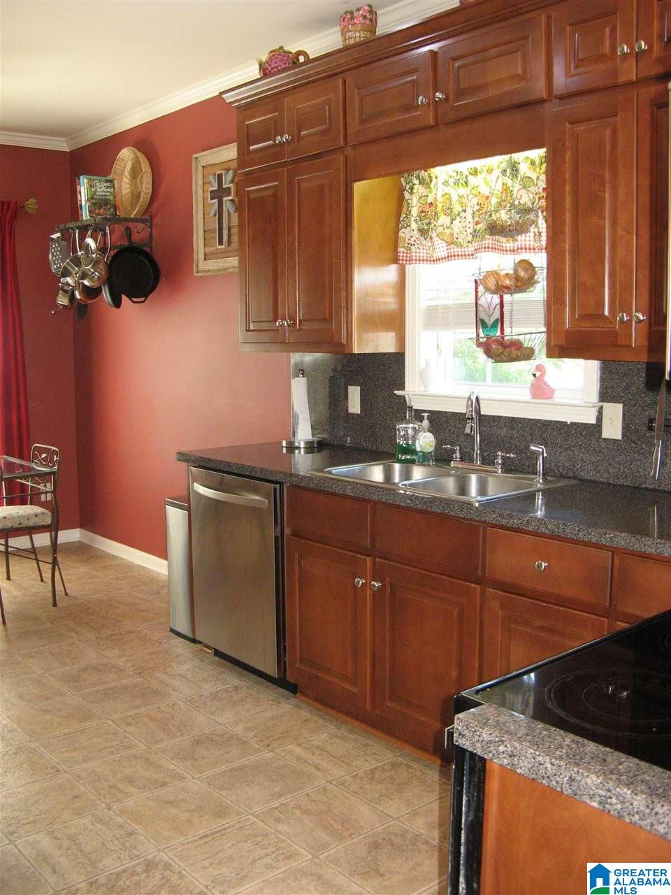 2047 Magnolia Road Leeds, AL 35094 - Photo 11 of 42 Gallery Image 11