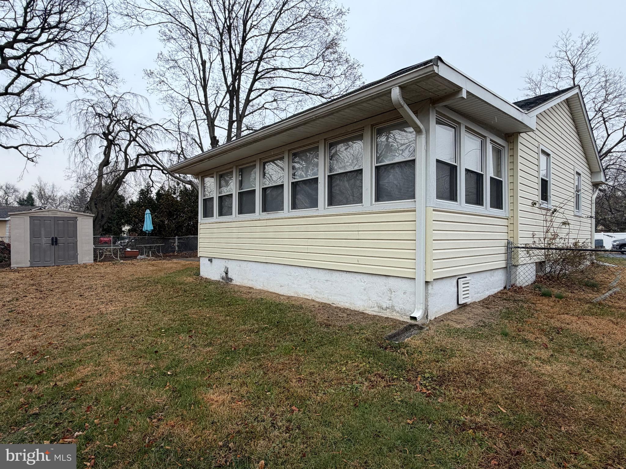 221 West 3rd Street Palmyra, NJ 08065 - Photo 4 of 20 a front view of a house with a yard