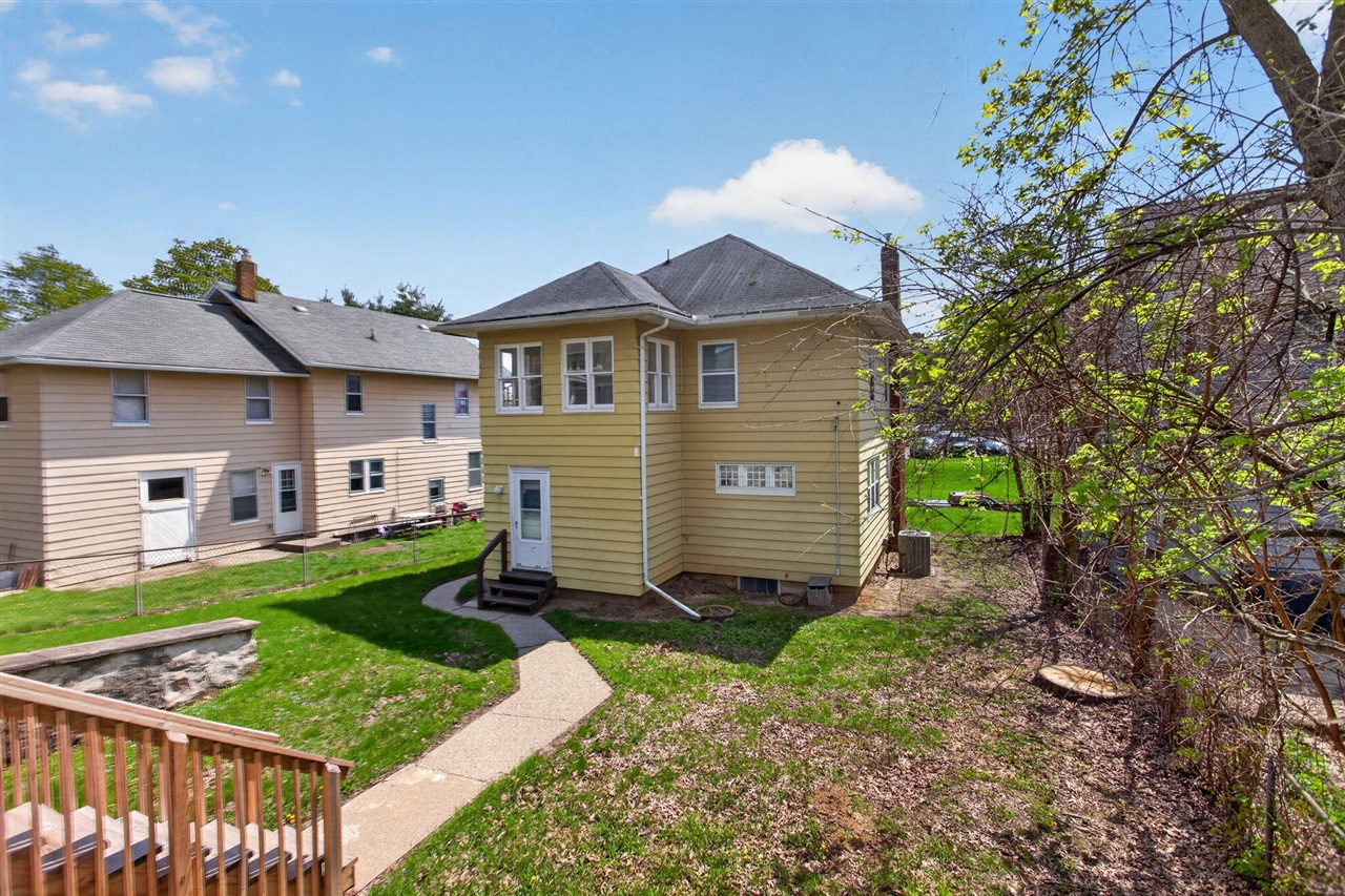 1114 Homewild Avenue Jackson, MI 49201 - Photo 2 of 33