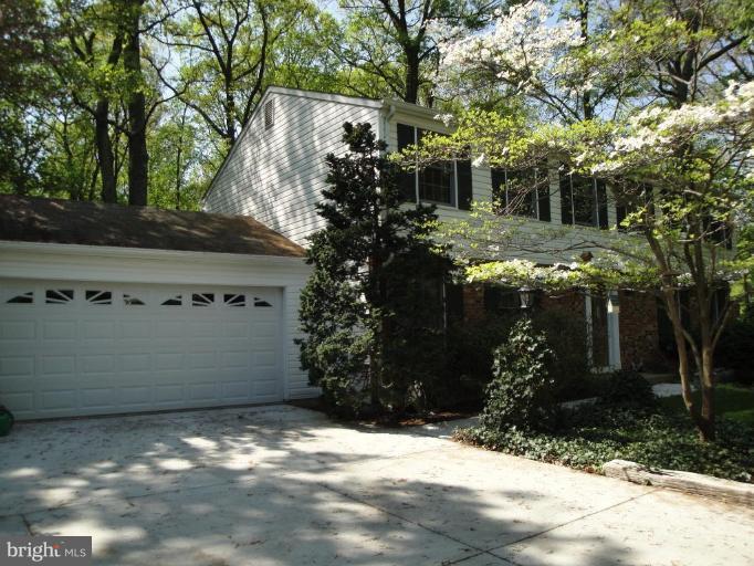 12327 Panama Road Reston, VA 20191 - Photo 1 of 29 Exterior (Main)