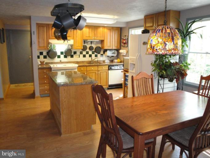 12327 Panama Road Reston, VA 20191 - Photo 13 of 29 Kitchen #3