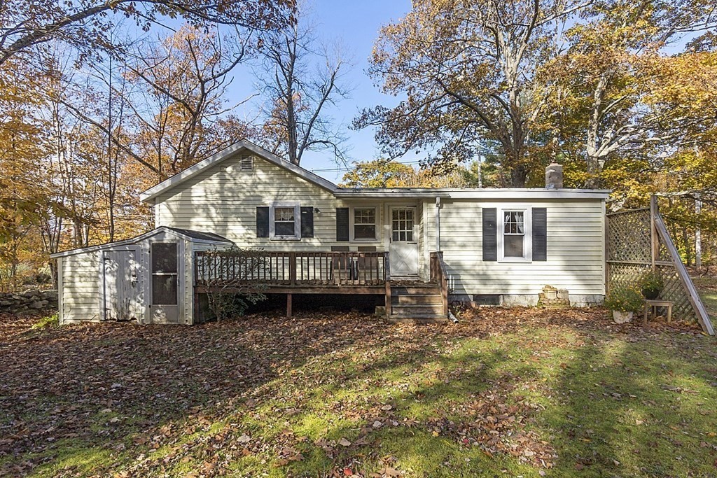 86 East Road Westminster, MA 01473 - Photo 2 of 29 a house that has a tree in front of it