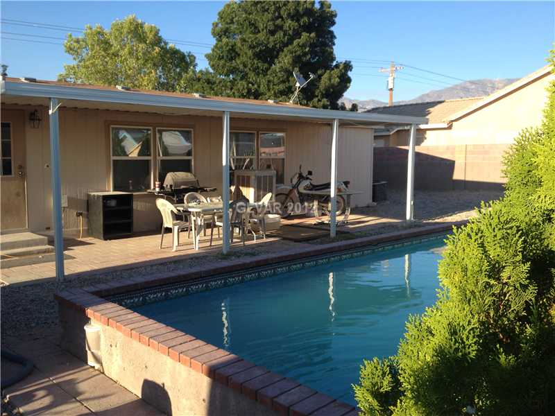 597 East Simkins Road Pahrump, NV 89060 - Photo 10 of 13 Swimming Pool/Hot Tub/Sauna.