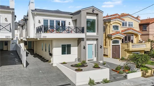 $2,150,000 | 2205 Marshallfield Lane, Unit B, Redondo Beach, CA 90278