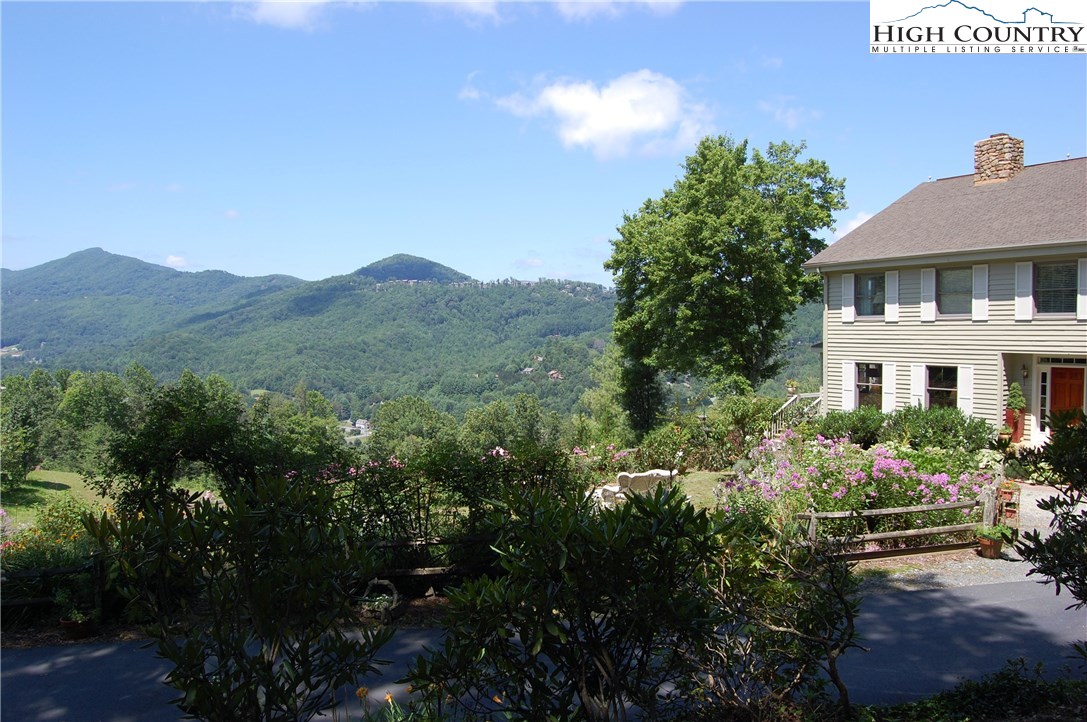 375 Fox Cove Road North Boone, NC 28607 - Photo 5 of 34 Gallery Image 5