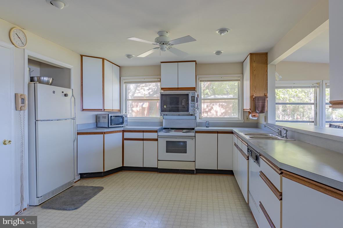 4850 Friendship Acres Road Nanjemoy, MD 20662 - Photo 11 of 27 Kitchen