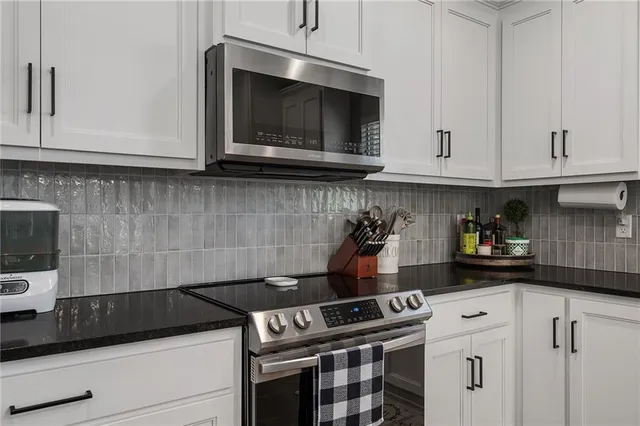 $480,000 | 19935 West 221st Street, Spring Hill, KS 66083