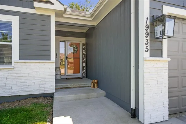 $480,000 | 19935 West 221st Street, Spring Hill, KS 66083