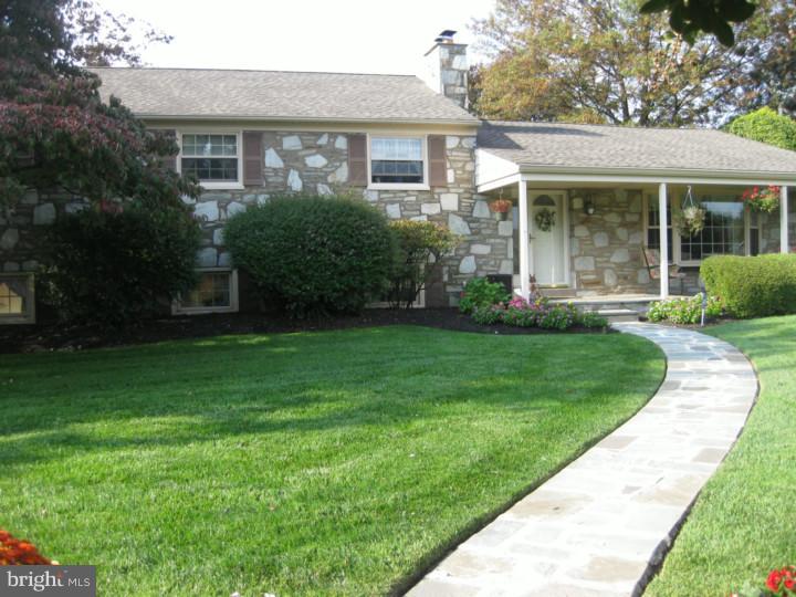 430 Leonard Road Huntingdon Valley, PA 19006 - Photo 1 of 25 Exterior Front