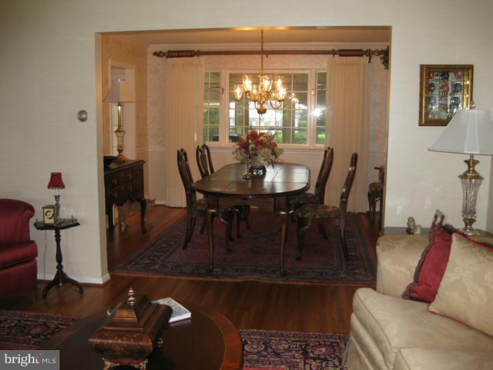 430 Leonard Road Huntingdon Valley, PA 19006 - Photo 11 of 25 Dining Room