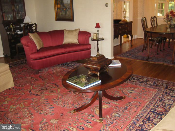 430 Leonard Road Huntingdon Valley, PA 19006 - Photo 12 of 25 Living Room