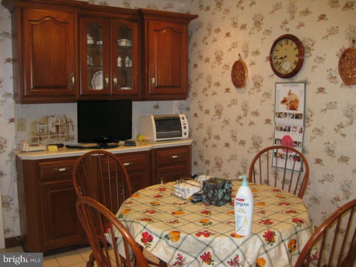 430 Leonard Road Huntingdon Valley, PA 19006 - Photo 13 of 25 Kitchen