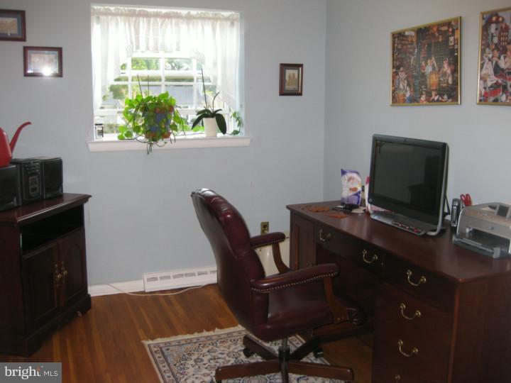 430 Leonard Road Huntingdon Valley, PA 19006 - Photo 17 of 25 Office / Study