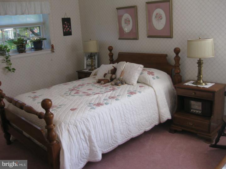 430 Leonard Road Huntingdon Valley, PA 19006 - Photo 19 of 25 Bedroom 3