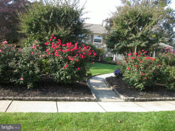 430 Leonard Road Huntingdon Valley, PA 19006 - Photo 4 of 25 Exterior Front