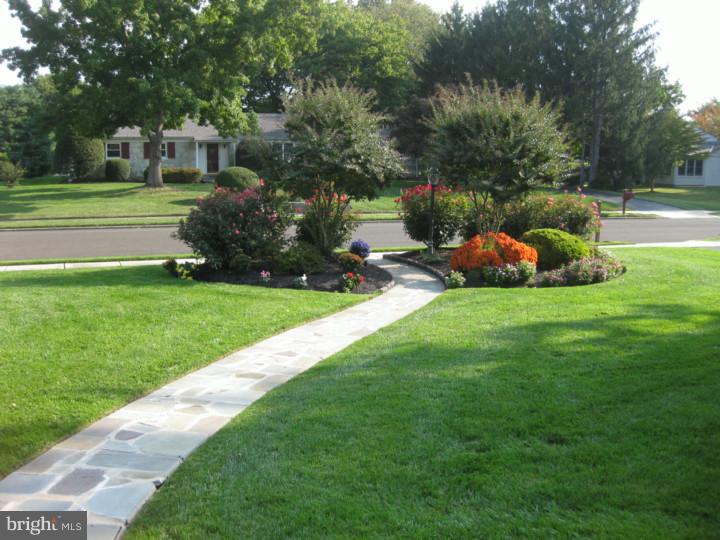430 Leonard Road Huntingdon Valley, PA 19006 - Photo 5 of 25 Exterior Front