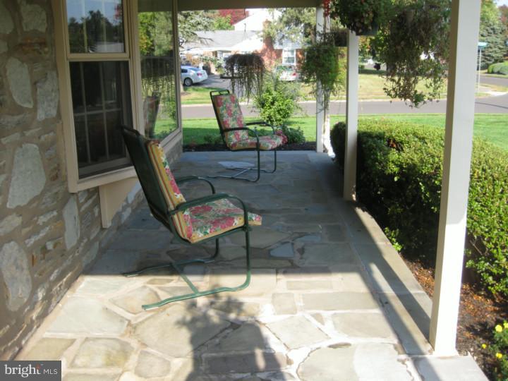 430 Leonard Road Huntingdon Valley, PA 19006 - Photo 6 of 25 Porch