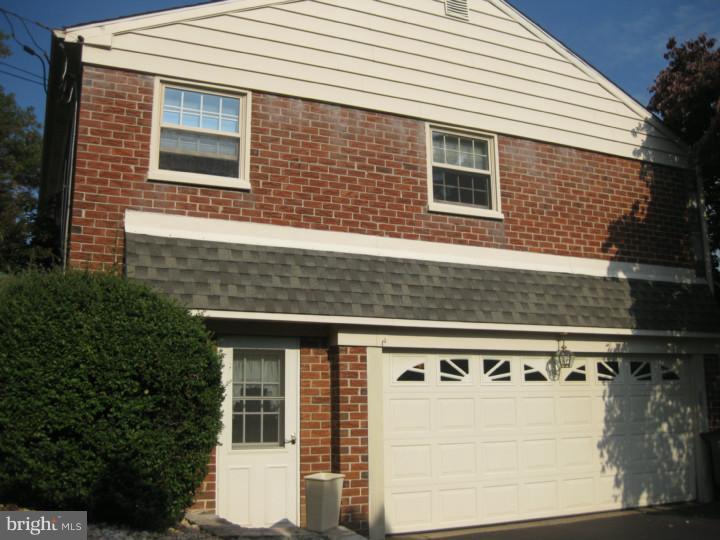 430 Leonard Road Huntingdon Valley, PA 19006 - Photo 8 of 25 Exterior Side
