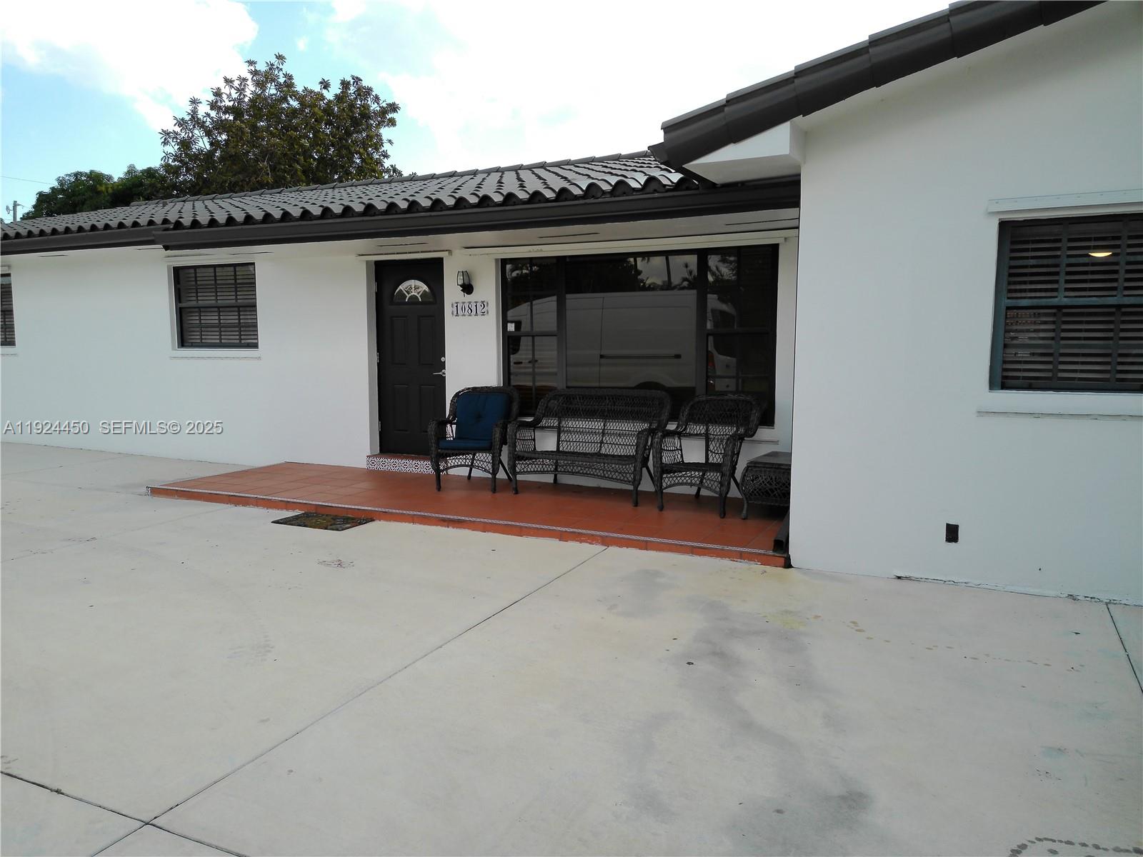 10812 Southwest 33rd Street Miami, FL 33165 - Photo 14 of 18