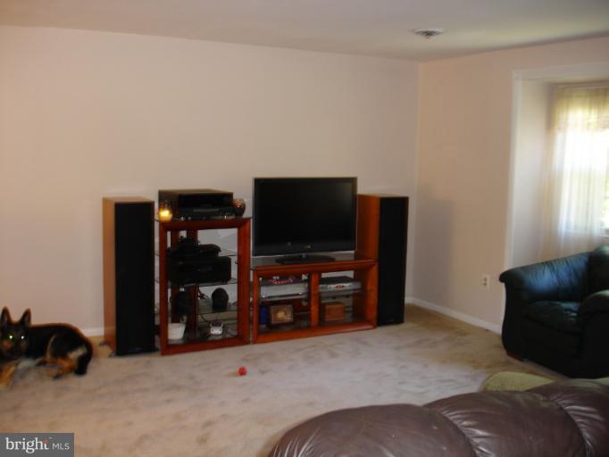 1225 Hampton Road Annapolis, MD 21409 - Photo 17 of 21 Family Room
